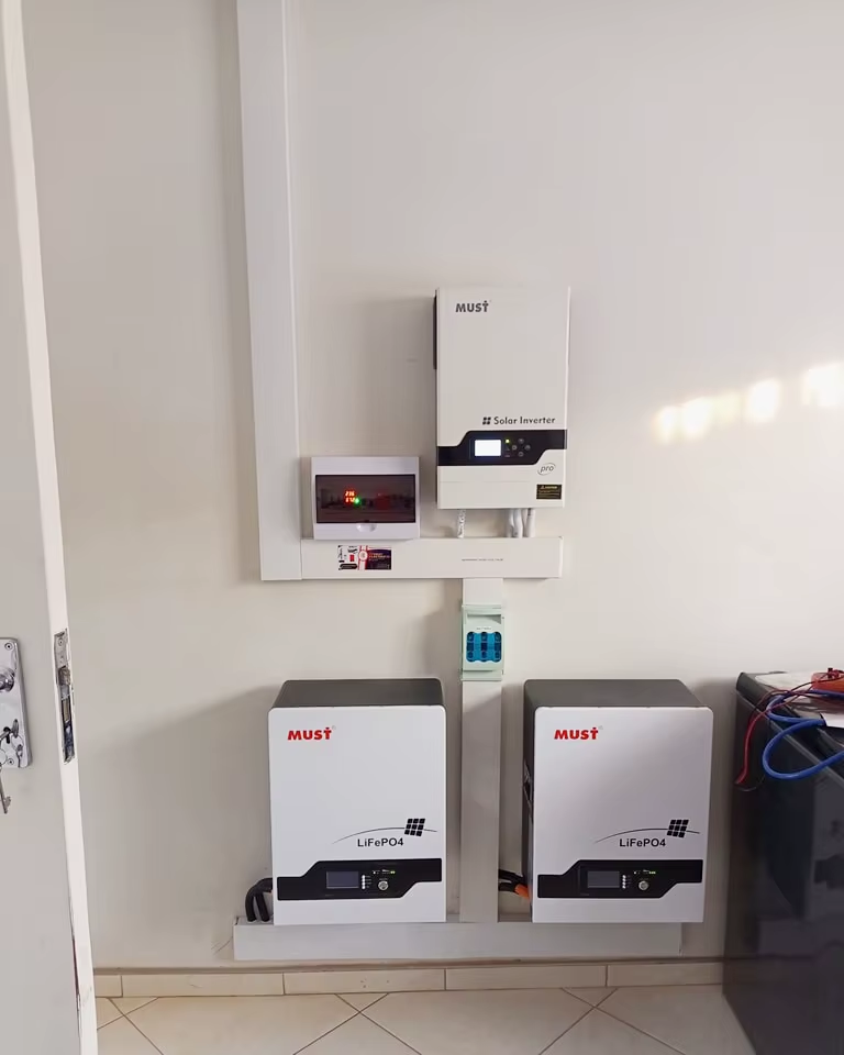 MUST 3kVA Hybrid Inverter 24V 60A – Pure Sine Wave Solar Inverter with MPPT Charger for Reliable Home & Office Power Backup