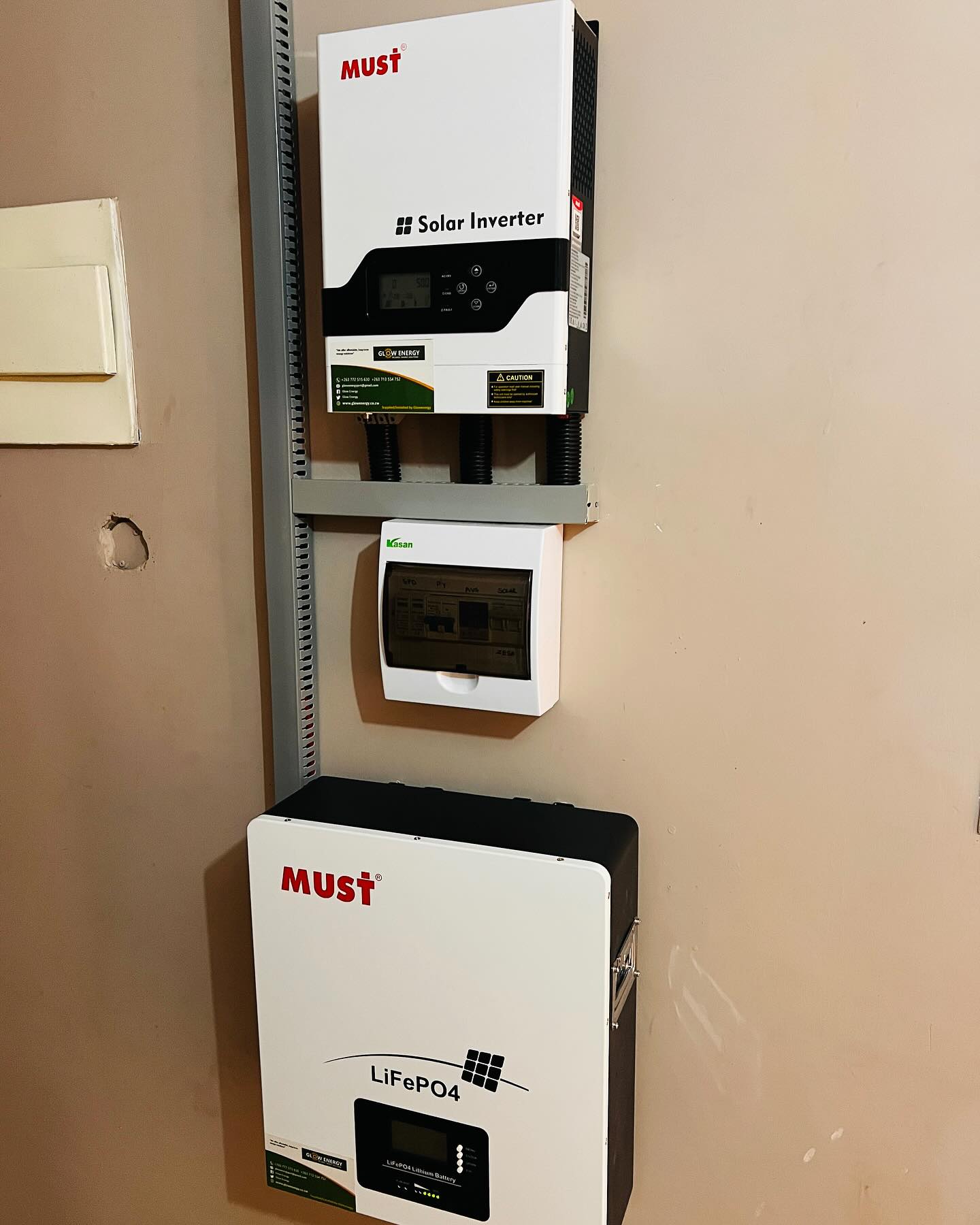 MUST 3kVA Hybrid Inverter 24V 60A – Pure Sine Wave Solar Inverter with MPPT Charger for Reliable Home & Office Power Backup