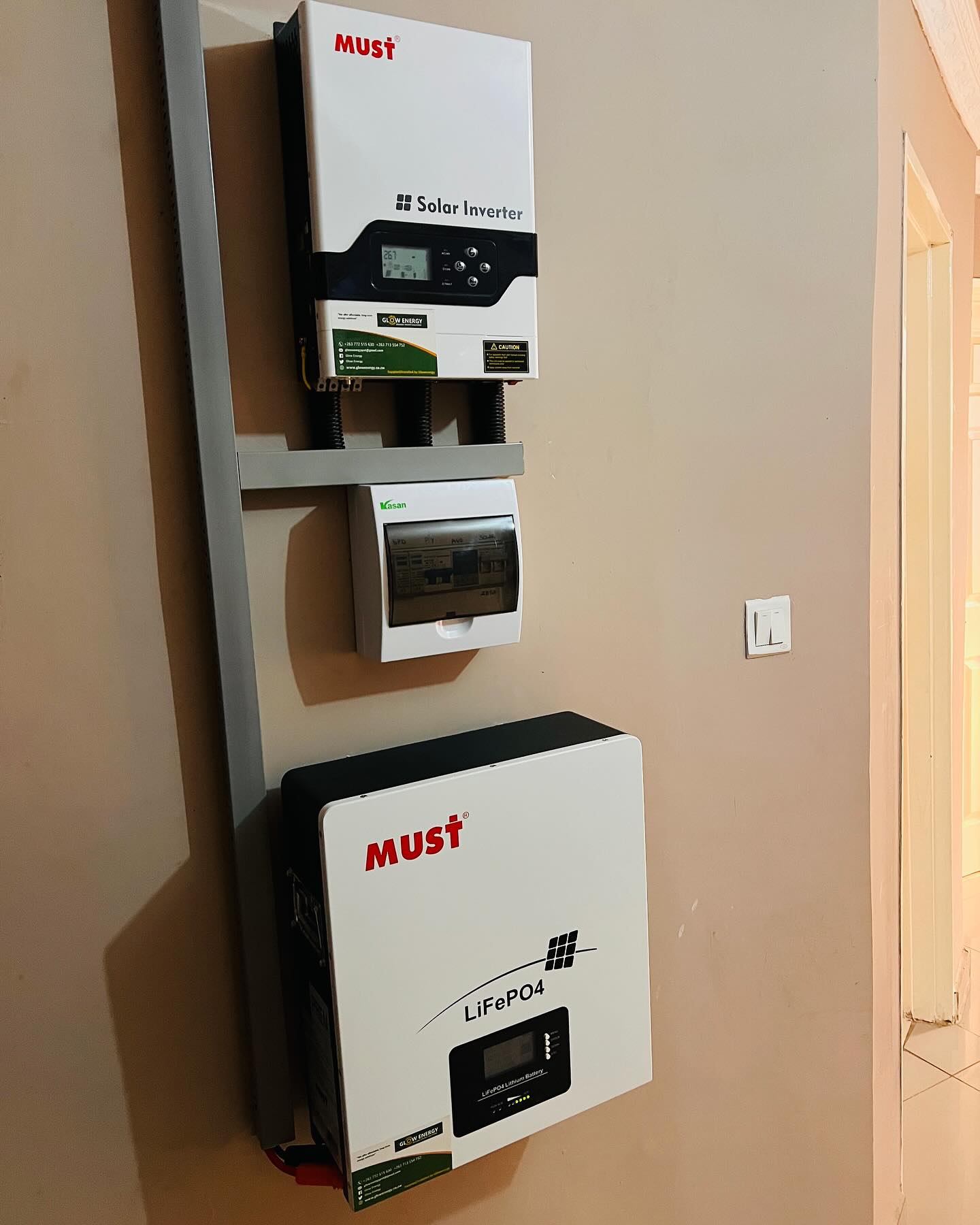 MUST 3kVA Hybrid Inverter 24V 60A – Pure Sine Wave Solar Inverter with MPPT Charger for Reliable Home & Office Power Backup