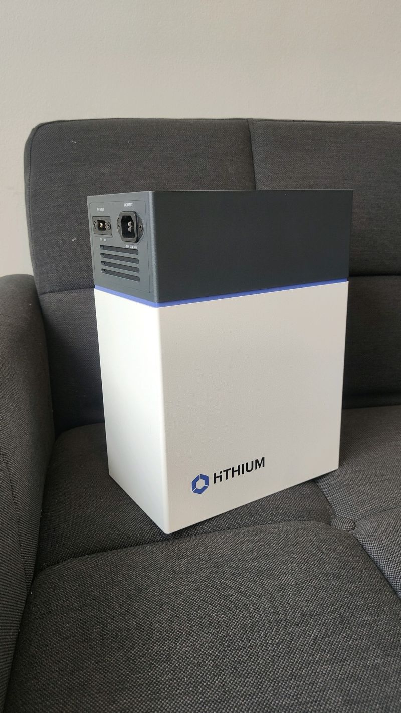 Hithium Hero EE1 Home Power Dock – Reliable Portable Backup Power Station. A compact, portable energy solution with advanced lithium battery technology, ideal for home backup, outdoor use