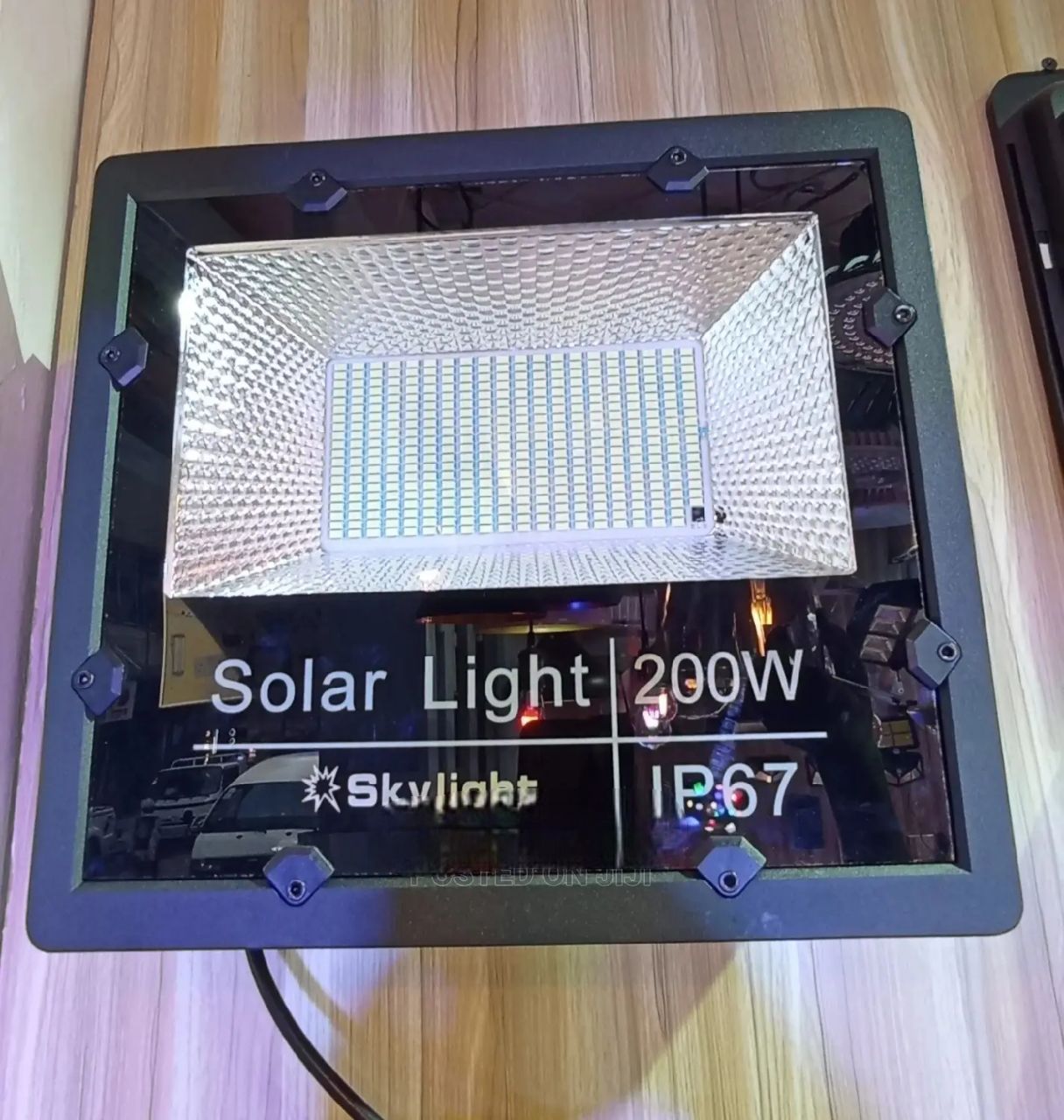 200W Solar Security Floodlight – Automatic Dusk to Dawn Outdoor Lighting - Brighten up your outdoors with the 200W Solar Security Floodlight, designed for automatic dusk-to-dawn operation