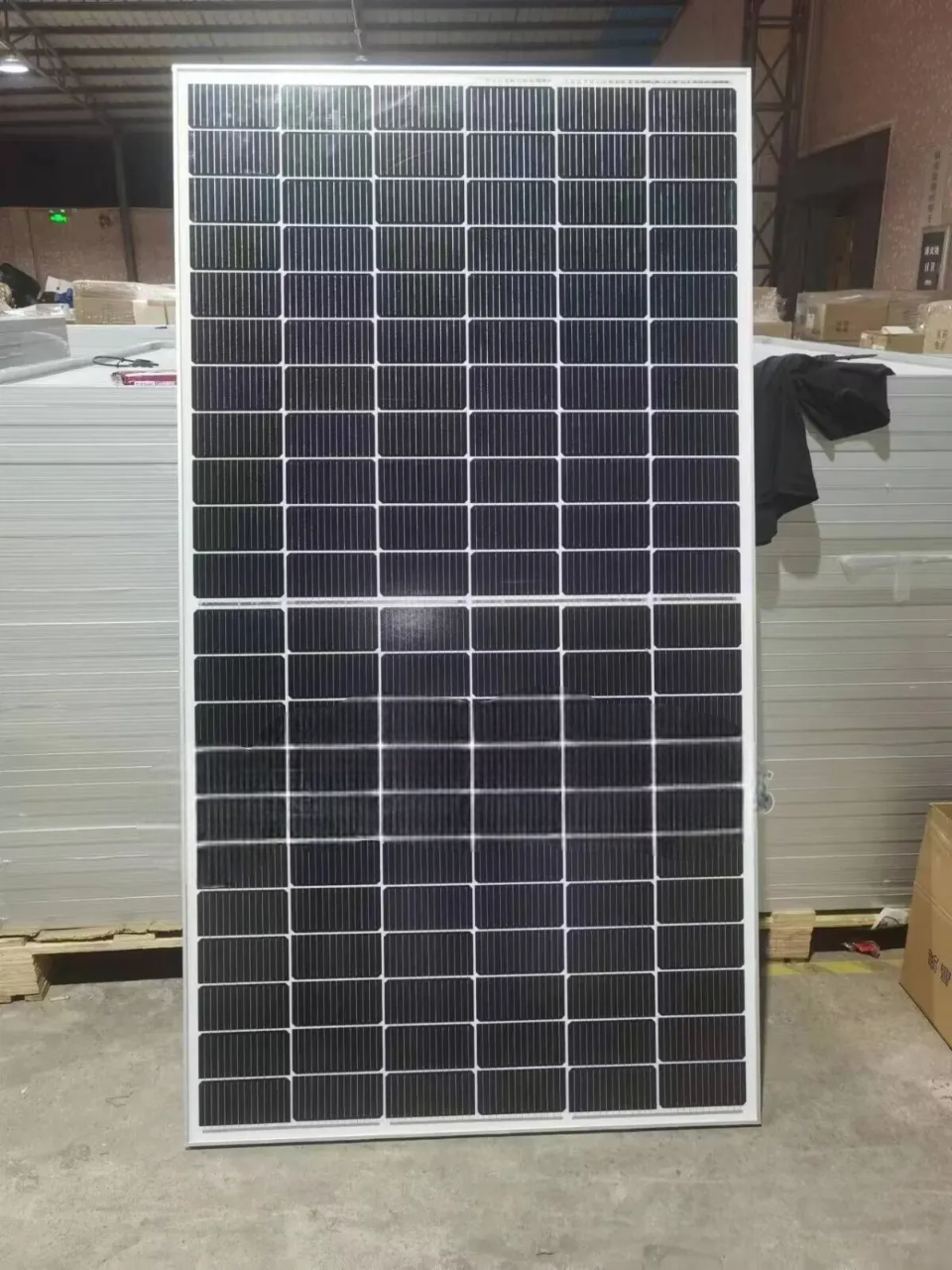 350W Solar Panel (2pcs) + 200AH Kitali Battery + 2.2kVA Must Inverter | Complete Solar Kit + FREE Solar Street Light - Get reliable and affordable solar energy with this complete solar kit.