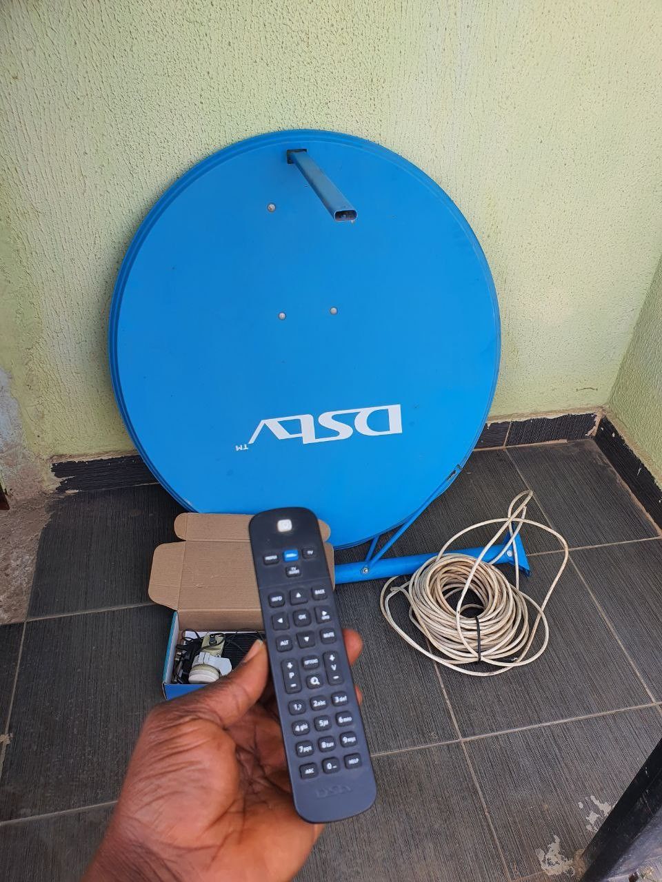 DStv Complete Kit – Full Installation Package with Satellite Dish, Decoder & Accessories. Enjoy world-class home entertainment with the DStv Complete Kit.