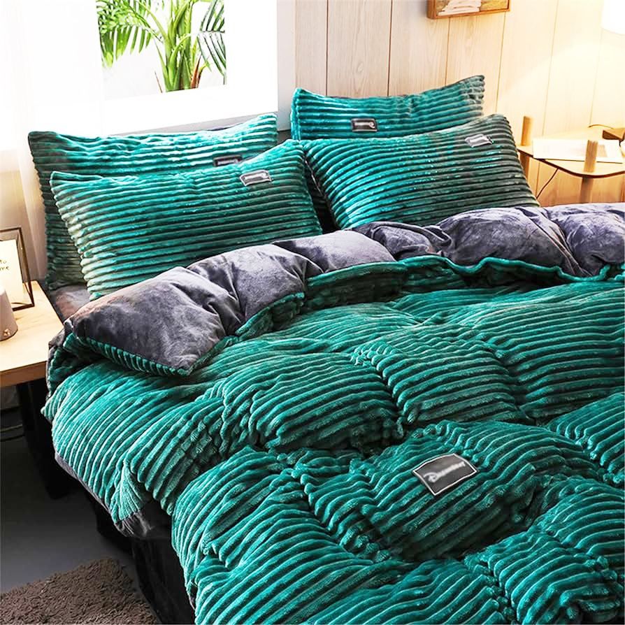 Velvet Duvet Set 6x7 – 1 Duvet + 1 Bedsheet + 2 Pillowcases (Weaverbird/Jibao) - Upgrade your bedroom with this luxurious Velvet Duvet Set (6x7) from Weaverbird/Jibao, designed to give you comfort.