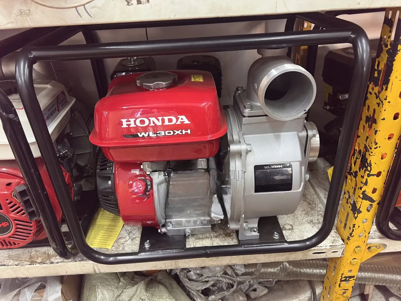 Honda 3-Inch Water Pump – High-Performance, Durable & Reliable Water Transfer Pump. A powerful, fuel-efficient, and long-lasting solution for water transfer, irrigation, and construction use.