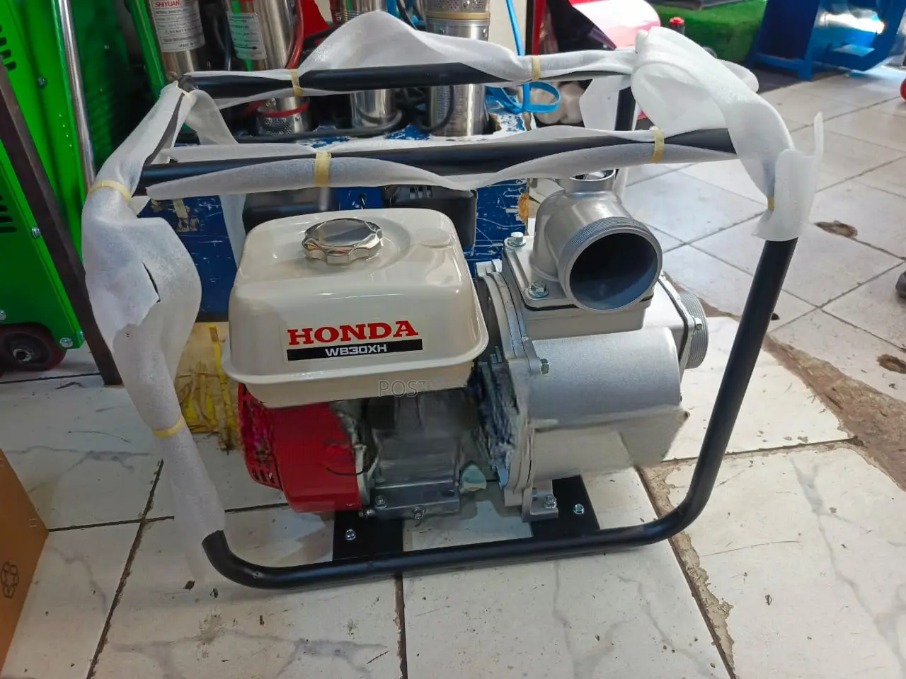 Honda 3-Inch Water Pump – High-Performance, Durable & Reliable Water Transfer Pump. A powerful, fuel-efficient, and long-lasting solution for water transfer, irrigation, and construction use.