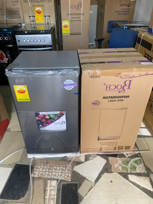 ROCH RFR-120-S-I Single Door Refrigerator – 93 Litres Compact & Efficient Fridge. Designed with efficiency, convenience, and modern style, this fridge ensures your food and drinks stay fresh.
