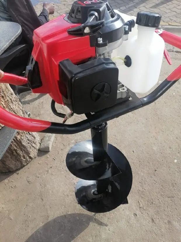 Earth Auger 2-Stroke 72cc – High-Power Petrol Hole Digger for Soil & Farming. The Earth Auger 2-Stroke 72cc Petrol Hole Digger is a high-power, heavy-duty machine designed for farmers, landscapers.
