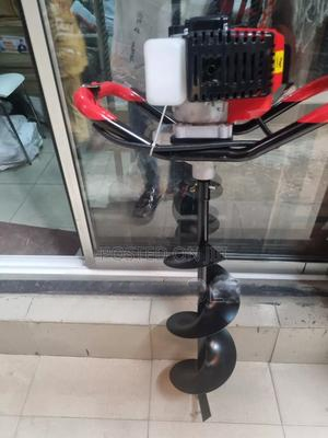 Earth Auger 2-Stroke 72cc – High-Power Petrol Hole Digger for Soil & Farming. The Earth Auger 2-Stroke 72cc Petrol Hole Digger is a high-power, heavy-duty machine designed for farmers, landscapers.