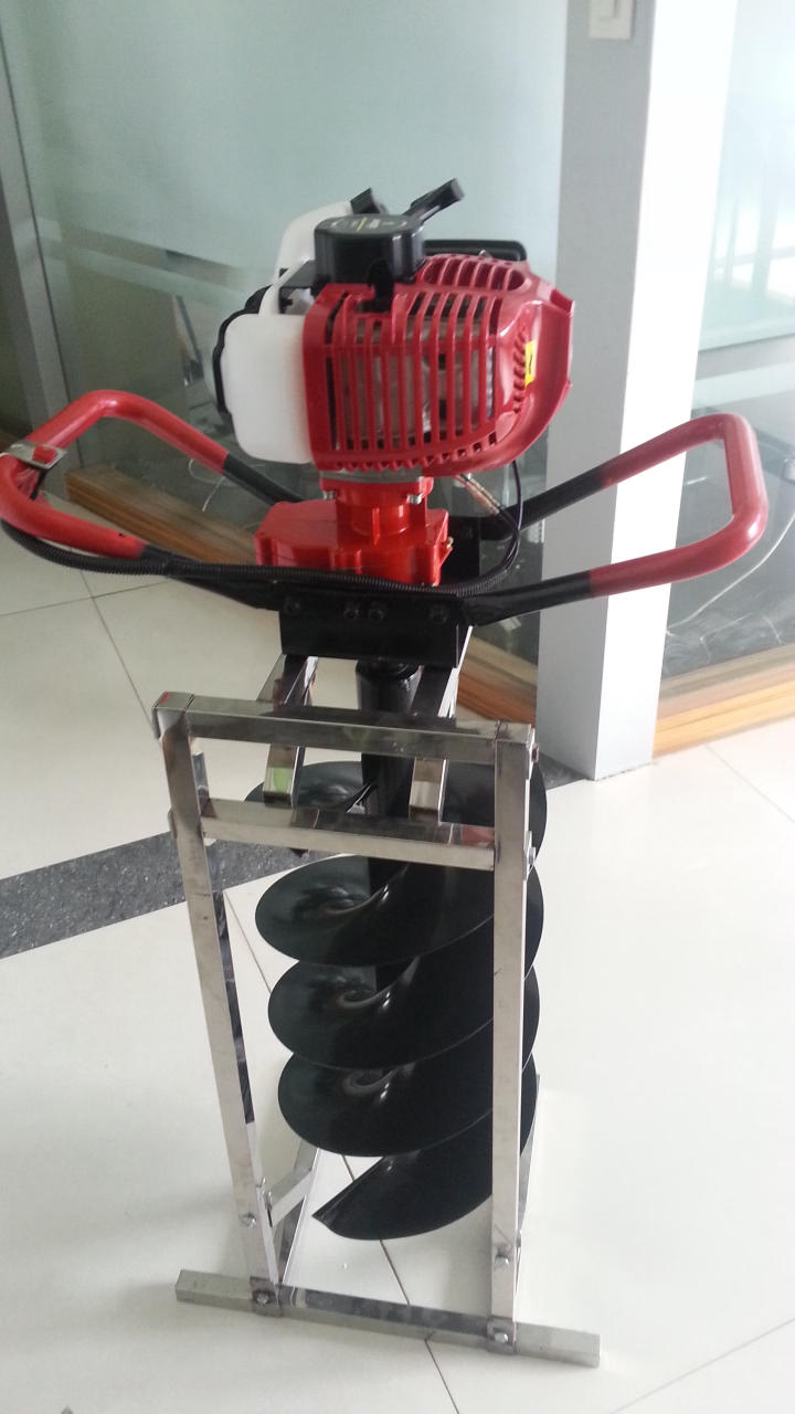 Earth Auger 2-Stroke 72cc – High-Power Petrol Hole Digger for Soil & Farming. The Earth Auger 2-Stroke 72cc Petrol Hole Digger is a high-power, heavy-duty machine designed for farmers, landscapers.