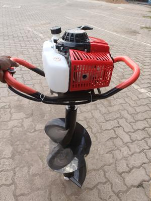 Earth Auger 2-Stroke 72cc – High-Power Petrol Hole Digger for Soil & Farming. The Earth Auger 2-Stroke 72cc Petrol Hole Digger is a high-power, heavy-duty machine designed for farmers, landscapers.