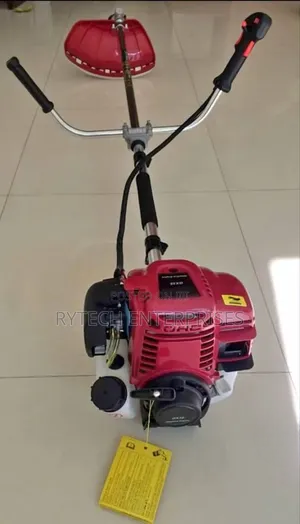 Premier PMBC-2 Brush Cutter – 2-Stroke Petrol-Powered Grass & Weed Trimmer. A high-performance 2-stroke petrol grass trimmer designed for farmers, landscapers, and gardeners who need a reliable tool.