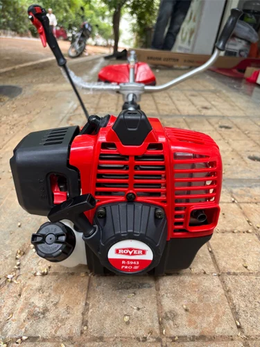 Premier PMBC-2 Brush Cutter – 2-Stroke Petrol-Powered Grass & Weed Trimmer. A high-performance 2-stroke petrol grass trimmer designed for farmers, landscapers, and gardeners who need a reliable tool.
