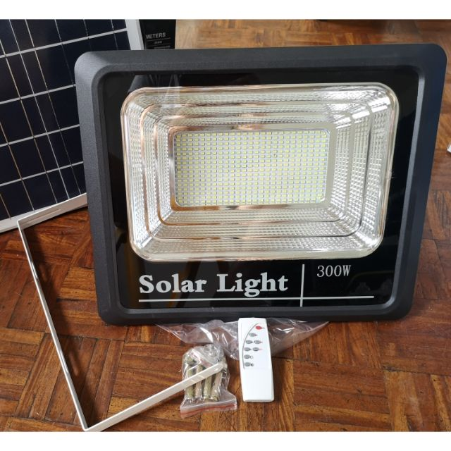 DP Light 300W IP67 Solar Floodlight –Ultra-Bright, All-Weather Outdoor Security Lighting. Experience maximum outdoor illumination with the DP Light 300W IP67 Solar Floodlight, engineered for expansive