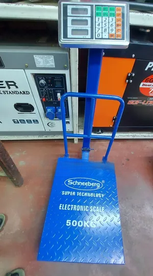 Schneeberg 500 kg Digital Platform Scale – Heavy-Duty Industrial Weighing Scale with Large LCD Display. Weigh up to 500 kg with precision using the Schneeberg heavy-duty platform scale.