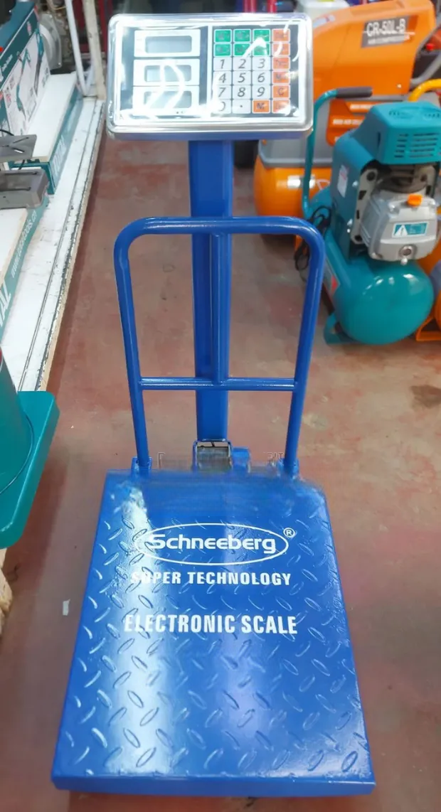Schneeberg 300 kg Digital Platform Scale – Heavy-Duty Industrial Weighing Machine with LCD Display. Weigh up to 300 kg with precision using the Schneeberg heavy-duty digital platform scale.