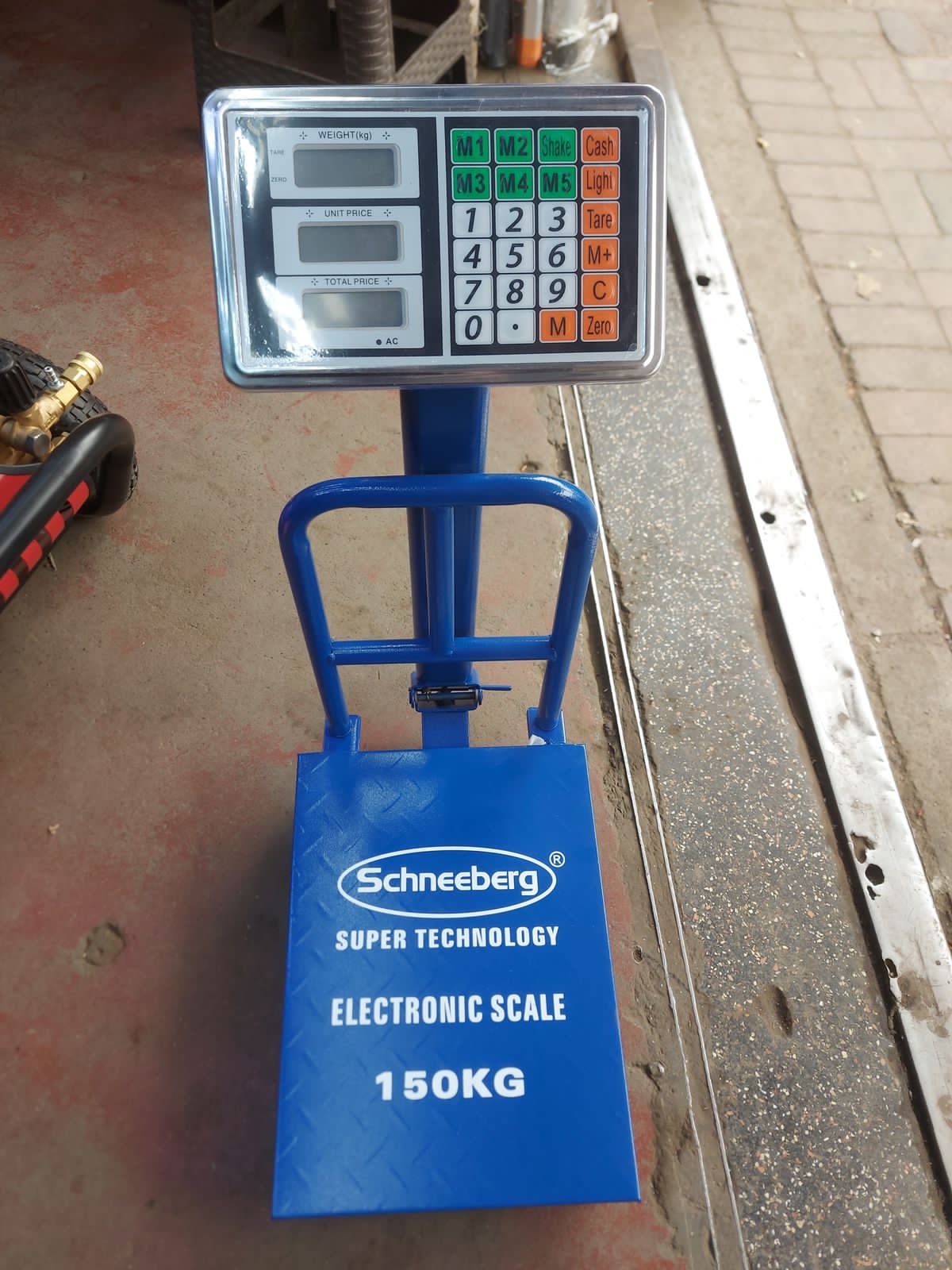 Schneeberg 300 kg Digital Platform Scale – Heavy-Duty Industrial Weighing Machine with LCD Display. Weigh up to 300 kg with precision using the Schneeberg heavy-duty digital platform scale.