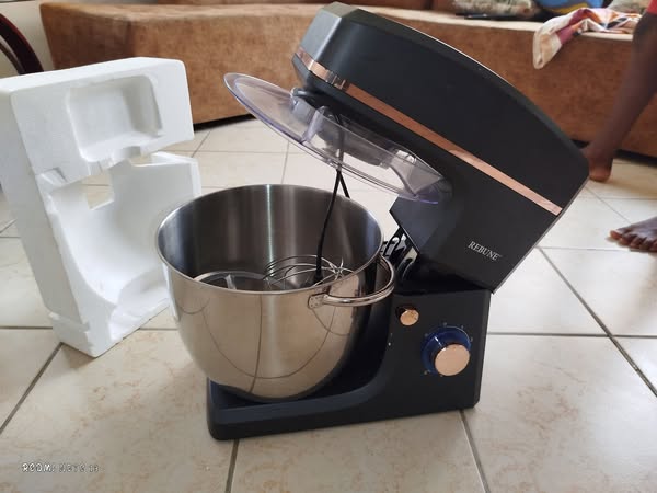 Rebune 10L Heavy-Duty Stand Mixer – Professional Kitchen Dough & Cake Mixer with Stainless Bowl. Mix, knead, and whip like a pro with the Rebune 10-litre stand mixer.