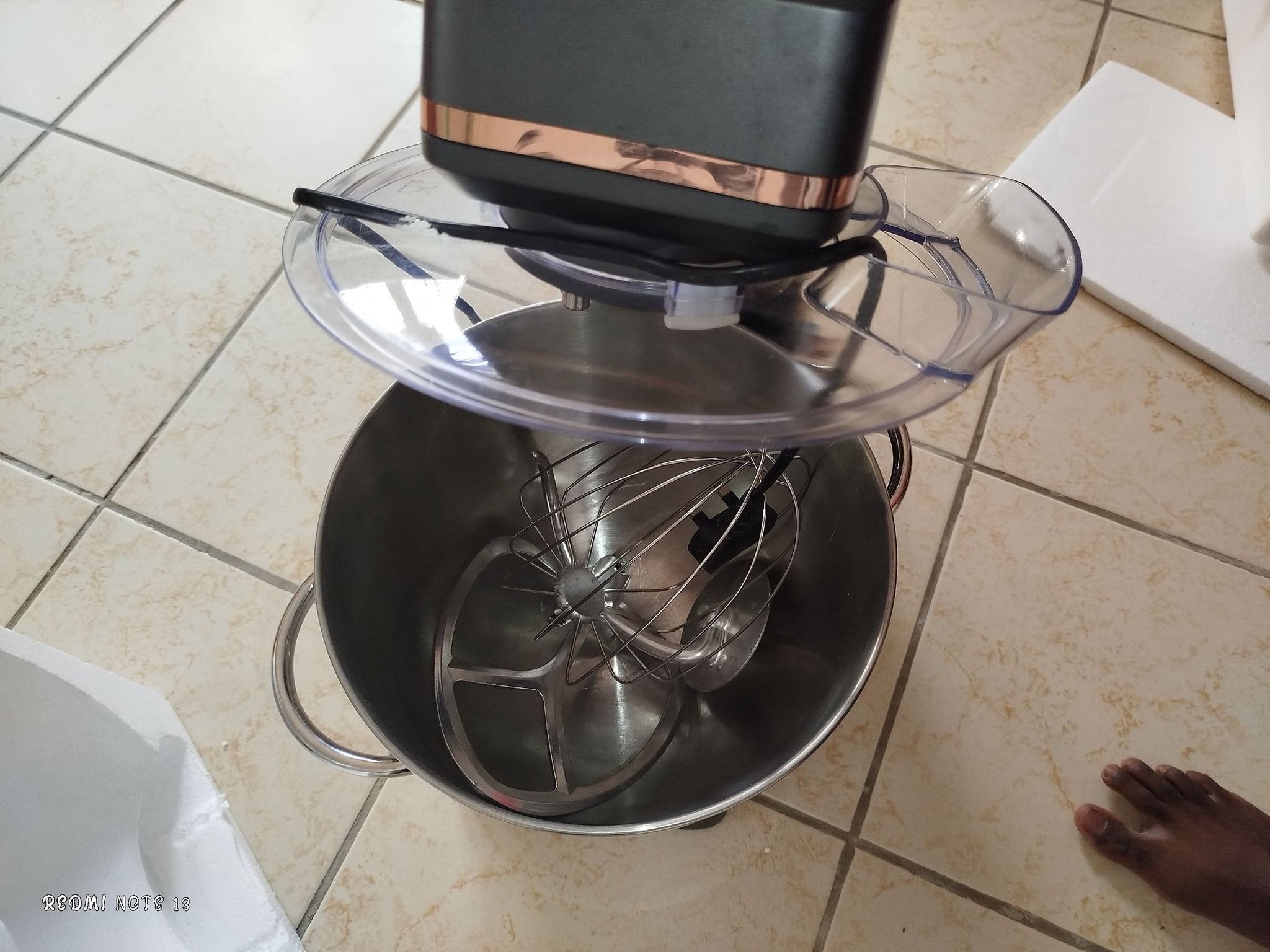 Rebune 10L Heavy-Duty Stand Mixer – Professional Kitchen Dough & Cake Mixer with Stainless Bowl. Mix, knead, and whip like a pro with the Rebune 10-litre stand mixer.