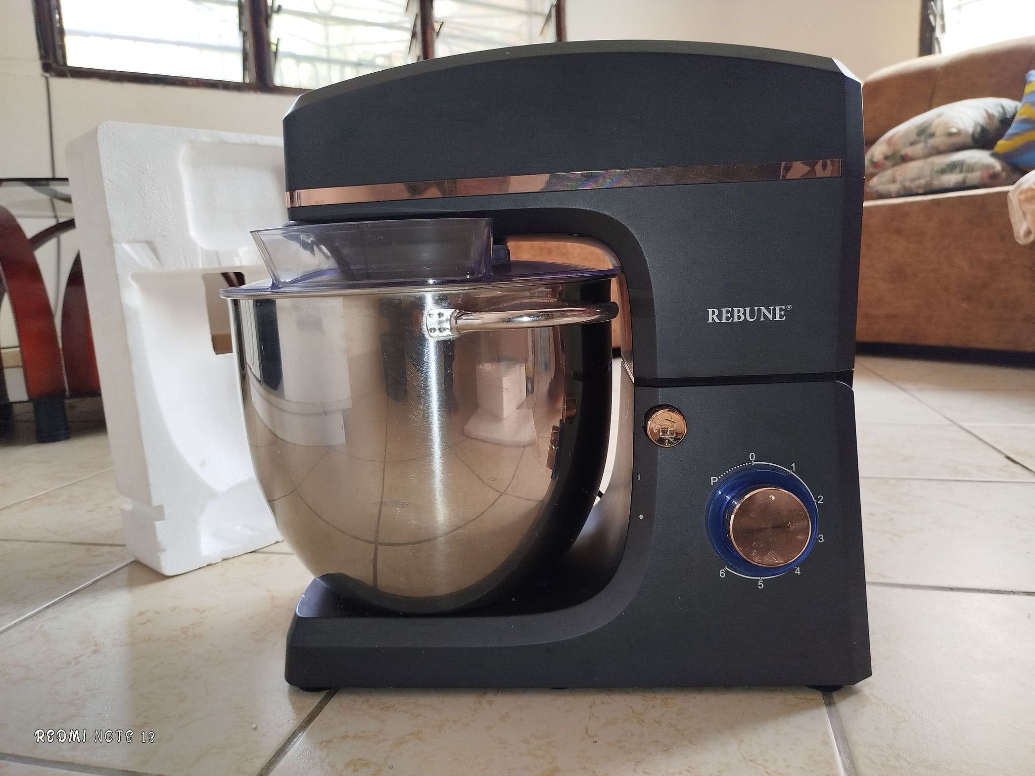 Rebune 10L Heavy-Duty Stand Mixer – Professional Kitchen Dough & Cake Mixer with Stainless Bowl. Mix, knead, and whip like a pro with the Rebune 10-litre stand mixer.