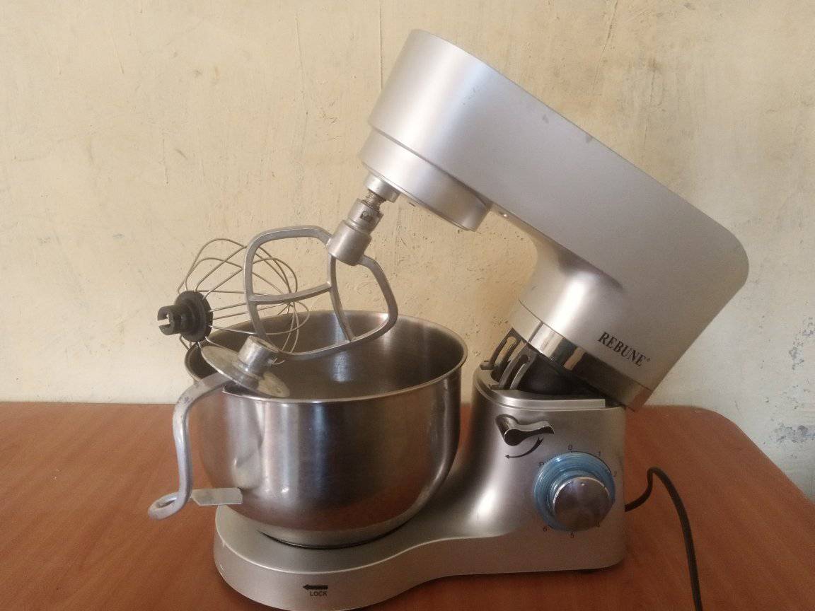 Rebune 10L Heavy-Duty Stand Mixer – Professional Kitchen Dough & Cake Mixer with Stainless Bowl. Mix, knead, and whip like a pro with the Rebune 10-litre stand mixer.