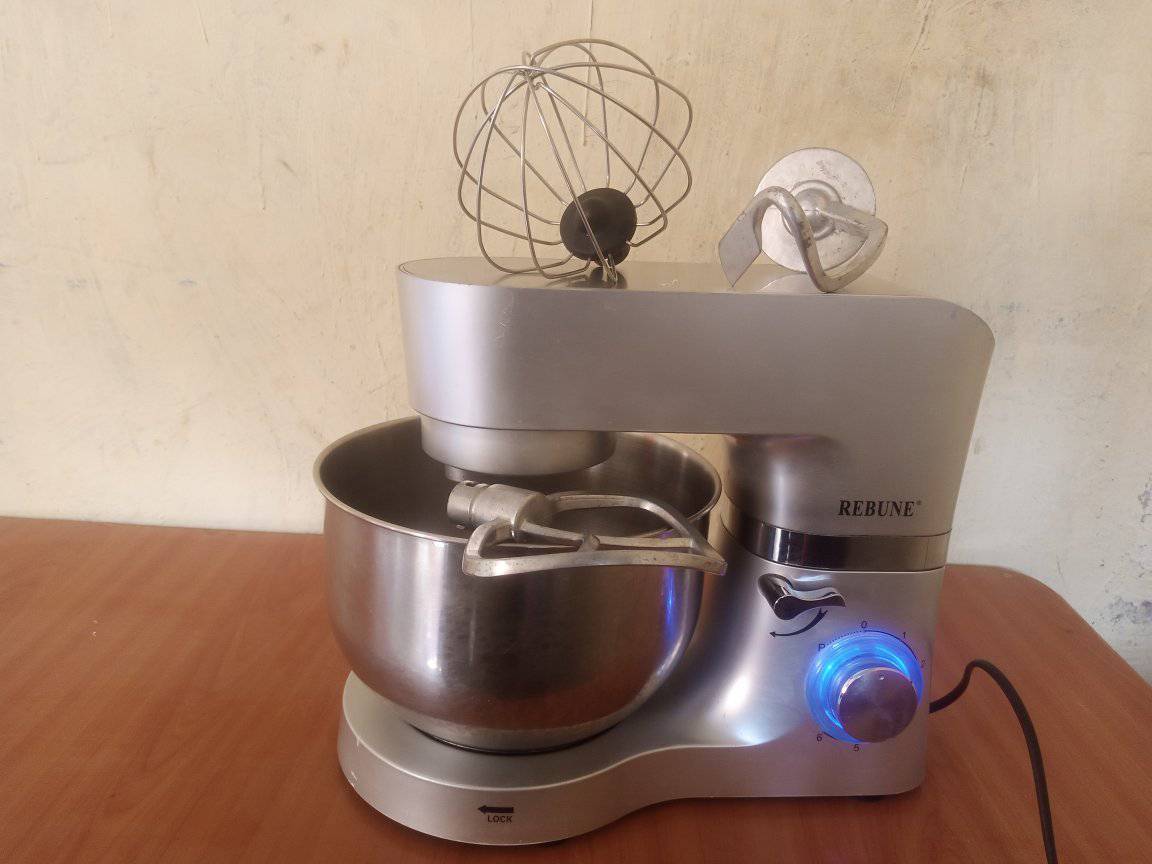 Rebune 10L Heavy-Duty Stand Mixer – Professional Kitchen Dough & Cake Mixer with Stainless Bowl. Mix, knead, and whip like a pro with the Rebune 10-litre stand mixer.