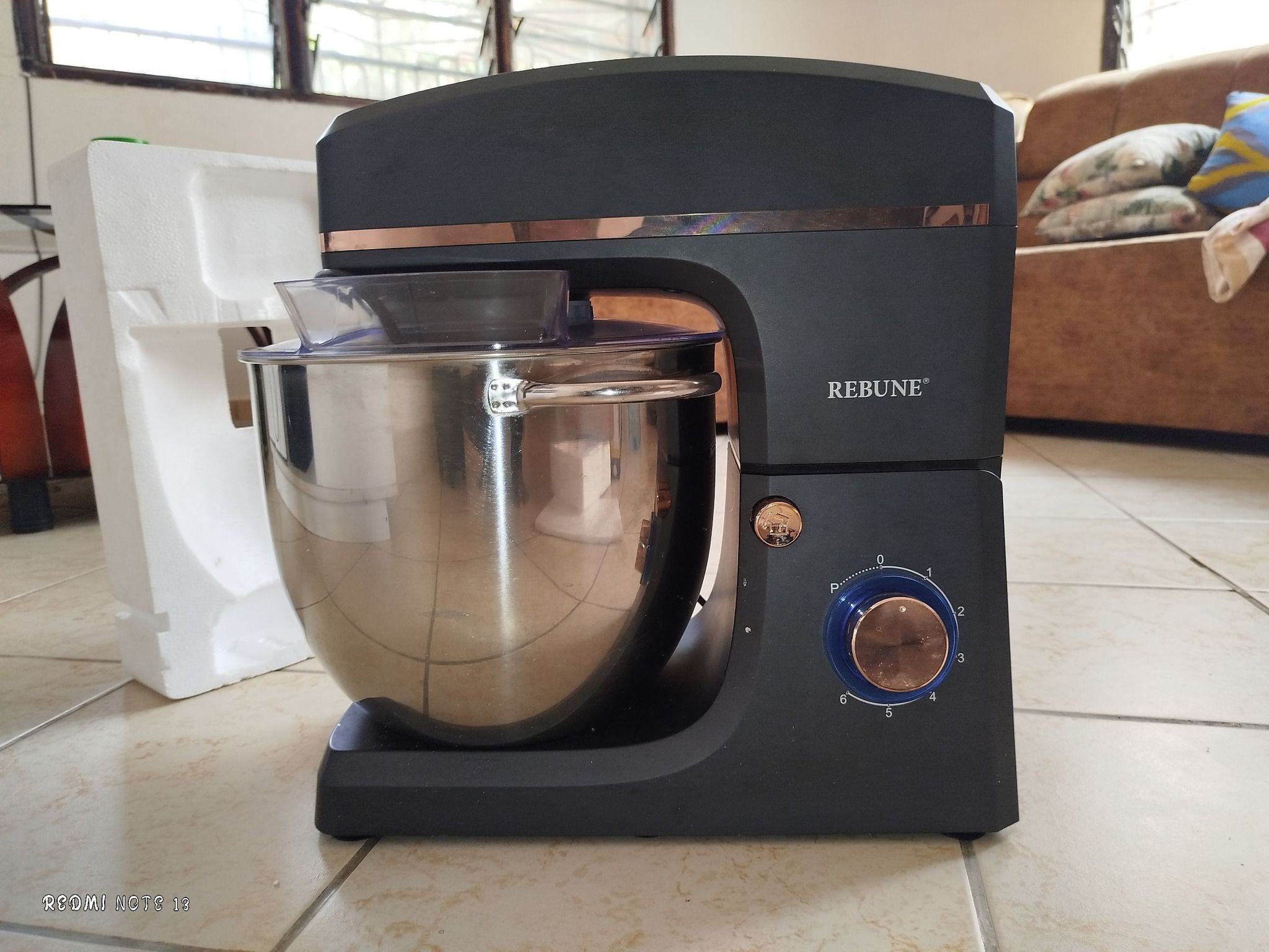 Rebune 10L Heavy-Duty Stand Mixer – Professional Kitchen Dough & Cake Mixer with Stainless Bowl. Mix, knead, and whip like a pro with the Rebune 10-litre stand mixer.