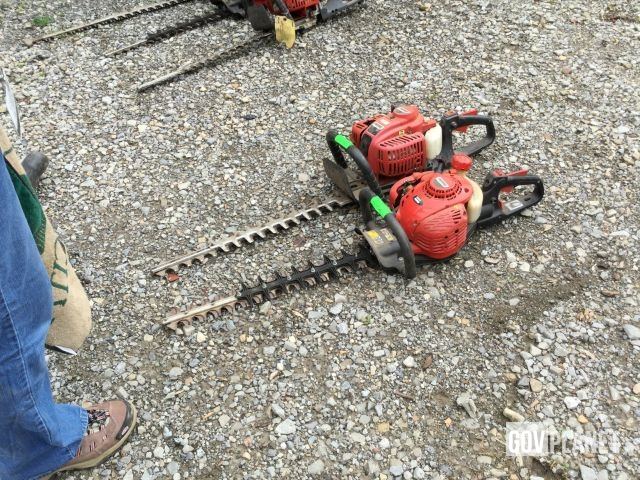 Premier Petrol Hedge Trimmer – Powerful 2-Stroke Garden Tool for Fast, Precise Trimming. Tackle overgrown hedges and shrubs with ease using the Premier Petrol Hedge Trimmer, a heavy-duty garden tool