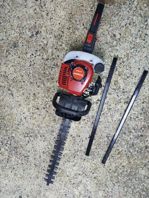 Premier Petrol Hedge Trimmer – Powerful 2-Stroke Garden Tool for Fast, Precise Trimming. Tackle overgrown hedges and shrubs with ease using the Premier Petrol Hedge Trimmer, a heavy-duty garden tool