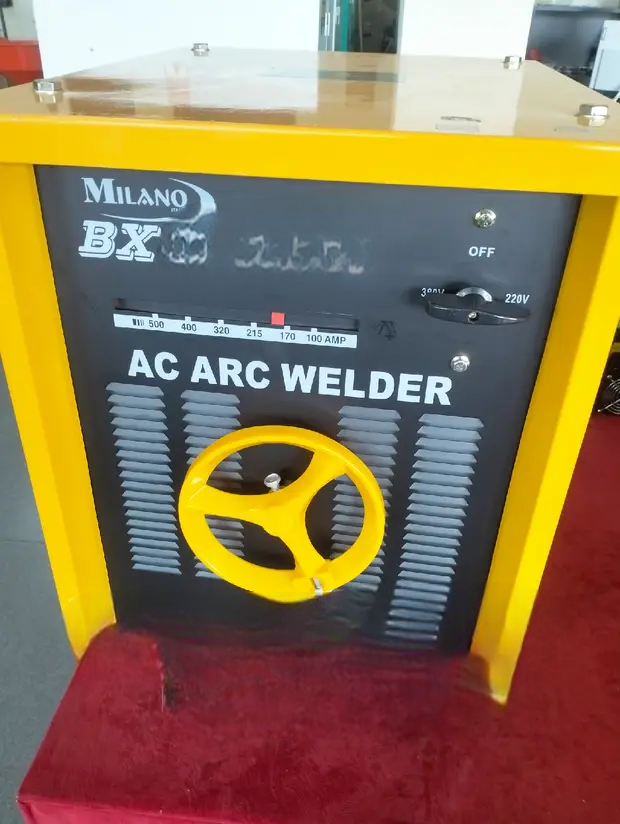 KMAX ITALY Commercial Welding Machine 400Ah – Heavy-Duty Industrial Electric Welder with High Performance Output & Durable Metal Body