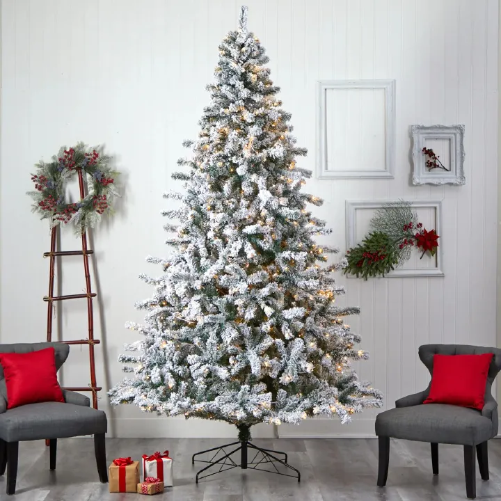 Flaked Christmas Tree 1.8M (6FT) – Premium Snow-Flocked Holiday Tree. Designed to deliver the perfect winter wonderland look.