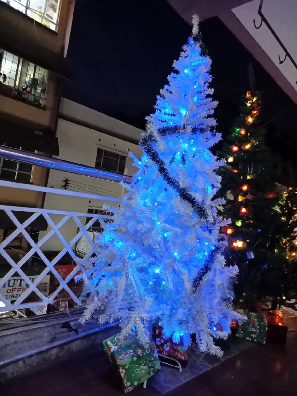 1.5M (5Ft) White Christmas Tree – Elegant Full Artificial Tree with Metal Stand | Premium PVC Snowy-White Branches. Designed to stand out as a beautiful centerpiece for holiday décor.