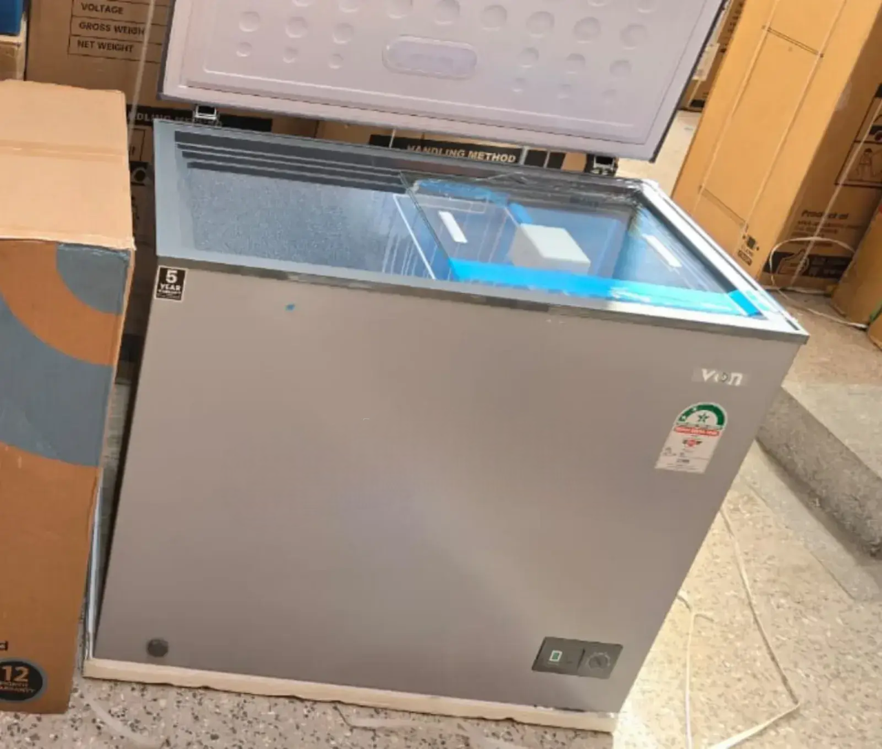 Von Chest Freezer 198 Litres – Large Capacity, Fast Cooling, Low Noise, Energy-Efficient Deep Freezer. A  high-performance, family-size deep freezer engineered for maximum food preservation, superior.