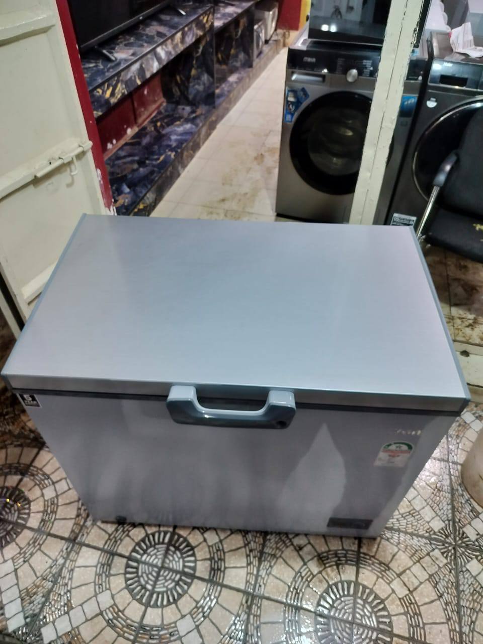 Von Chest Freezer 142 Litres – Energy-Efficient, Fast Cooling, Durable Home & Commercial Freezer. A  compact yet powerful deep freezer designed for efficient food storage at home.