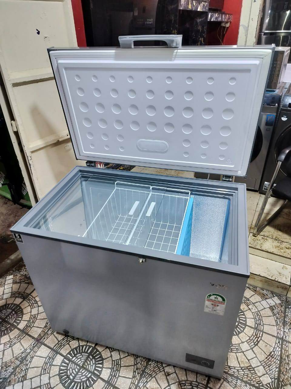 Von Chest Freezer 142 Litres – Energy-Efficient, Fast Cooling, Durable Home & Commercial Freezer. A  compact yet powerful deep freezer designed for efficient food storage at home.