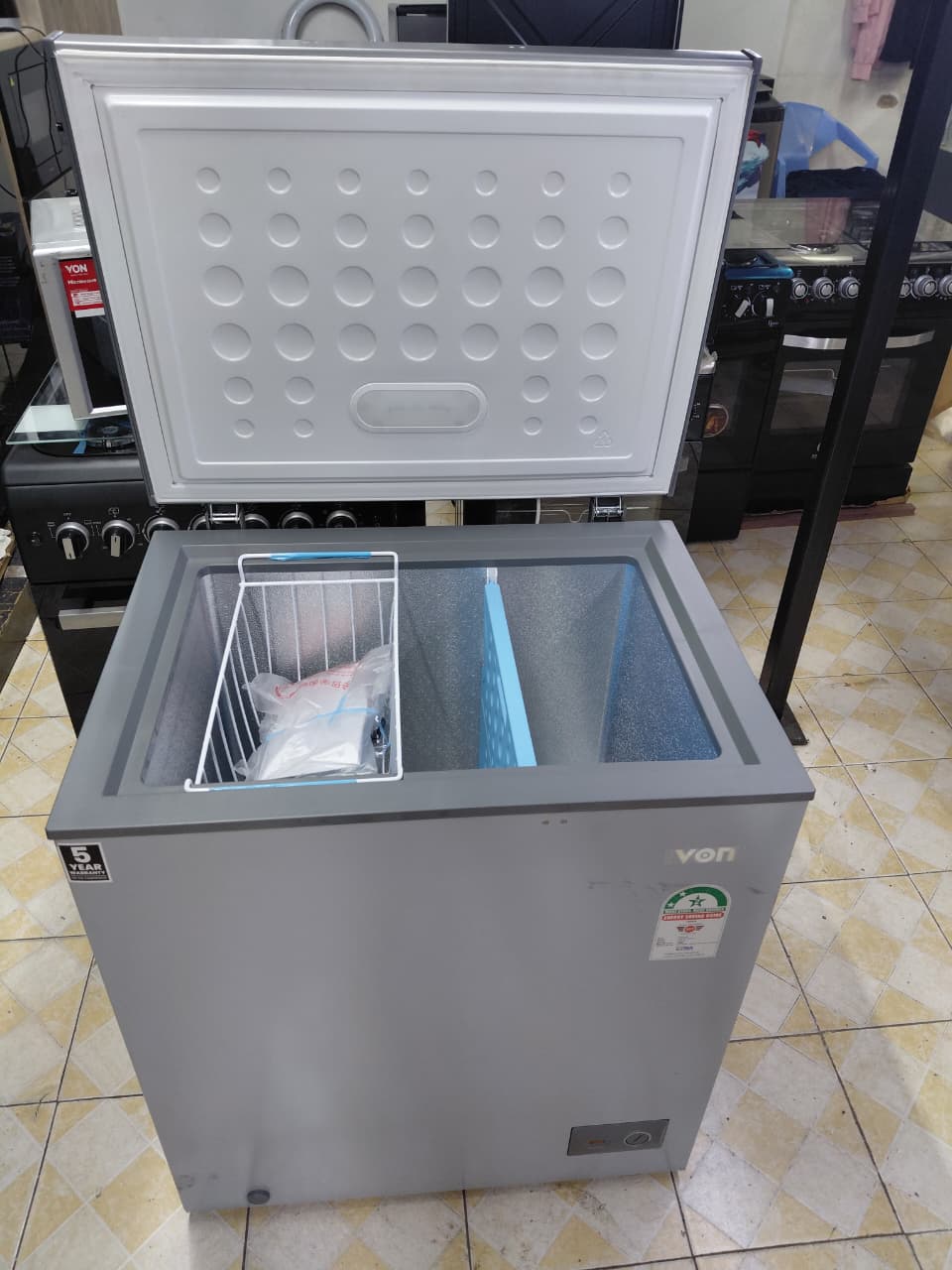 Von Chest Freezer 142 Litres – Energy-Efficient, Fast Cooling, Durable Home & Commercial Freezer. A  compact yet powerful deep freezer designed for efficient food storage at home.