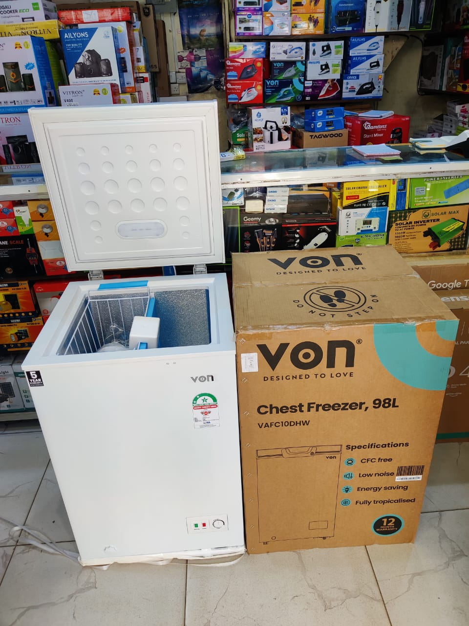 Von Chest Freezer 98 Litres – Compact, Energy-Efficient, Fast Cooling Deep Freezer for Home & Small Shops. A compact, reliable, and energy-efficient freezer designed for home use and small businesses.
