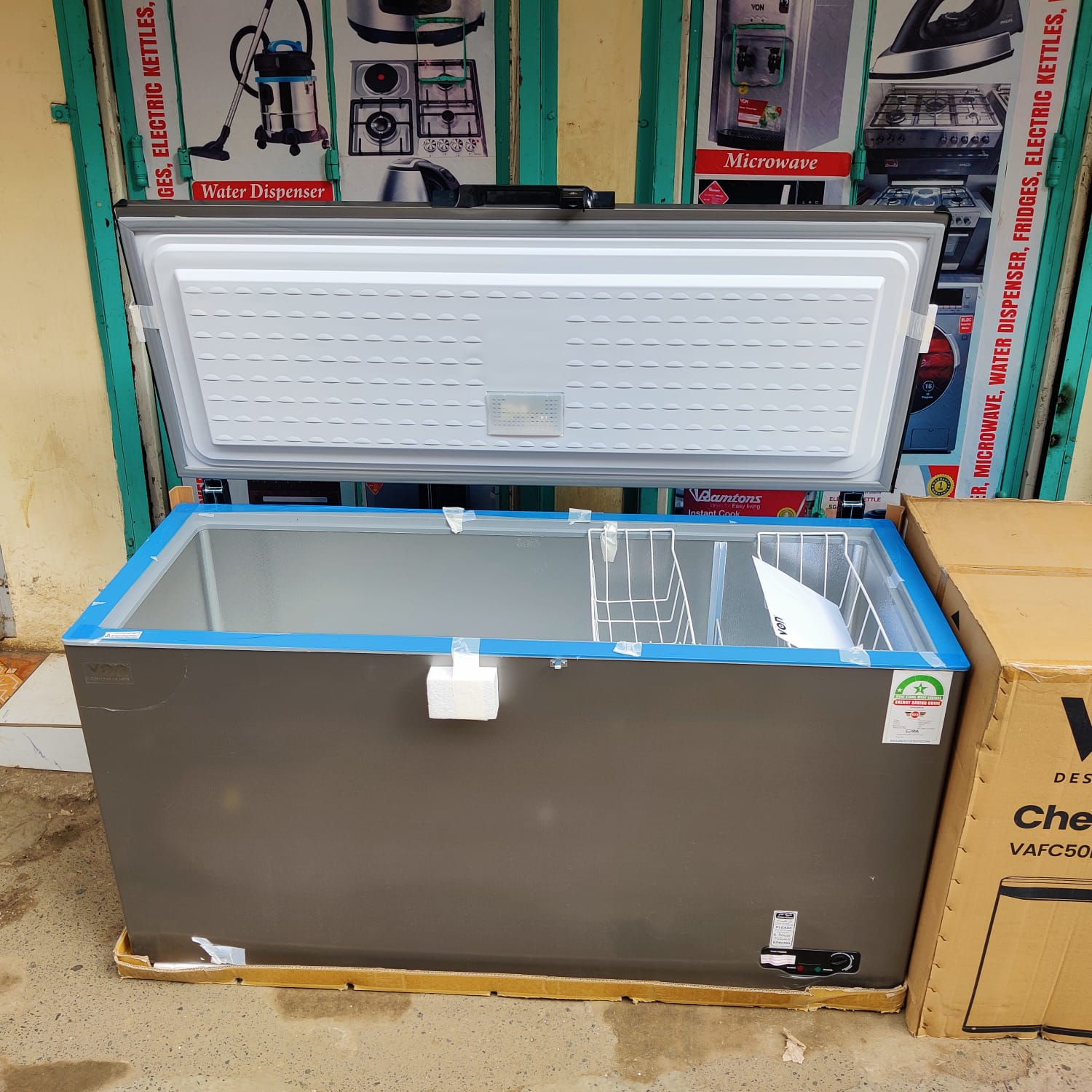 Von Chest Freezer 505 Litres – Large Capacity, Fast Cooling, Energy-Efficient Deep Freezer for Home & Commercial Use. designed for households, restaurants, supermarkets, and small businesses.