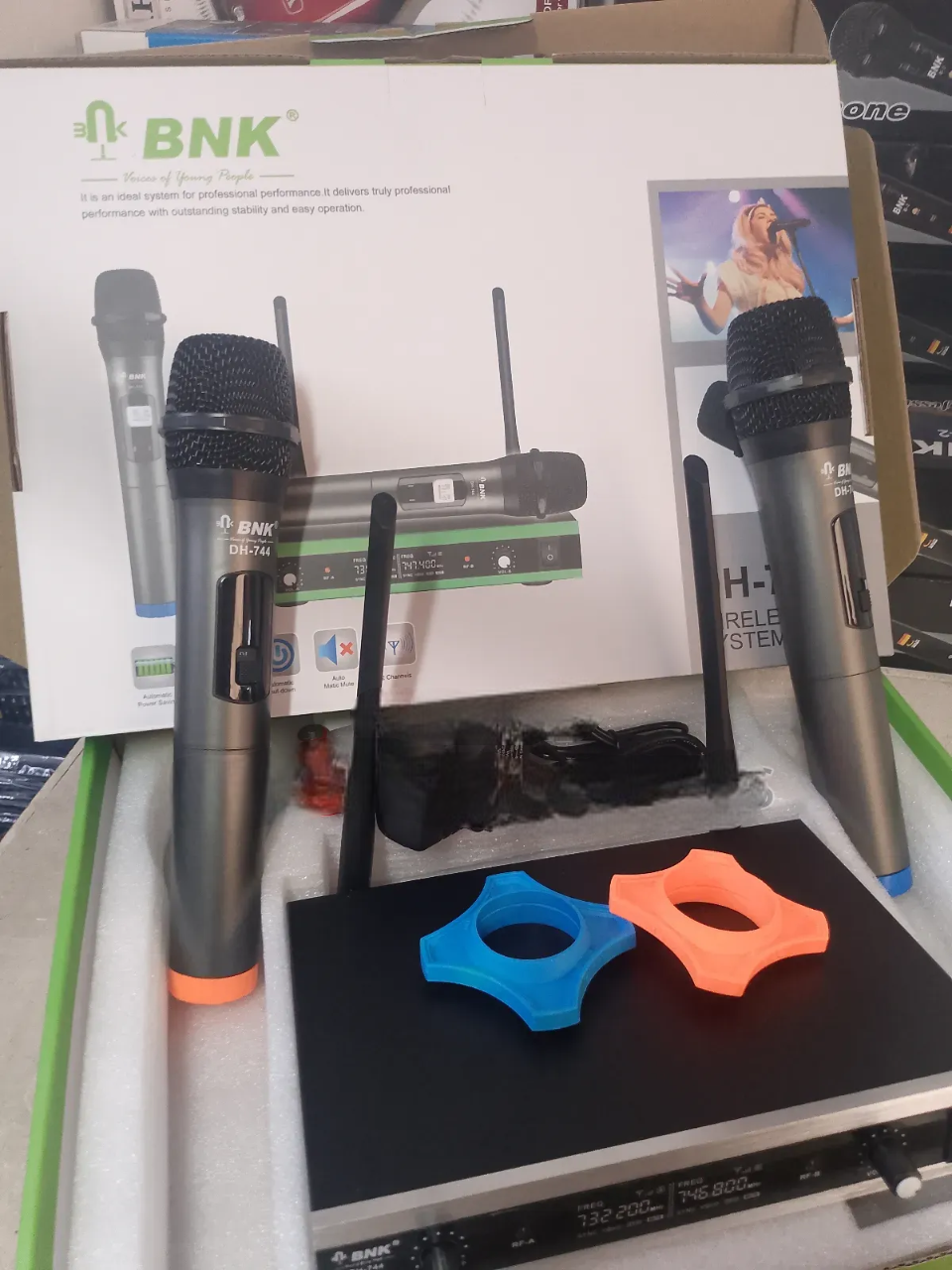 BNK Wireless Microphone System DH_744 – 2-Channel Professional UHF Wireless Mic with Auto Mute & Power Saving. A professional-grade wireless audio solution ideal for karaoke, events, conferences.