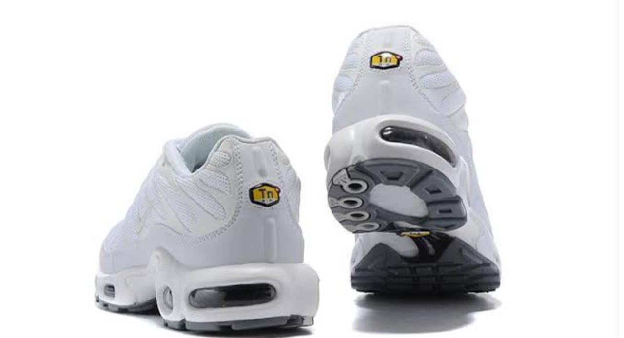 Black Friday TN Air Max Plus Triple Black/white Men's Shoes Sneakers