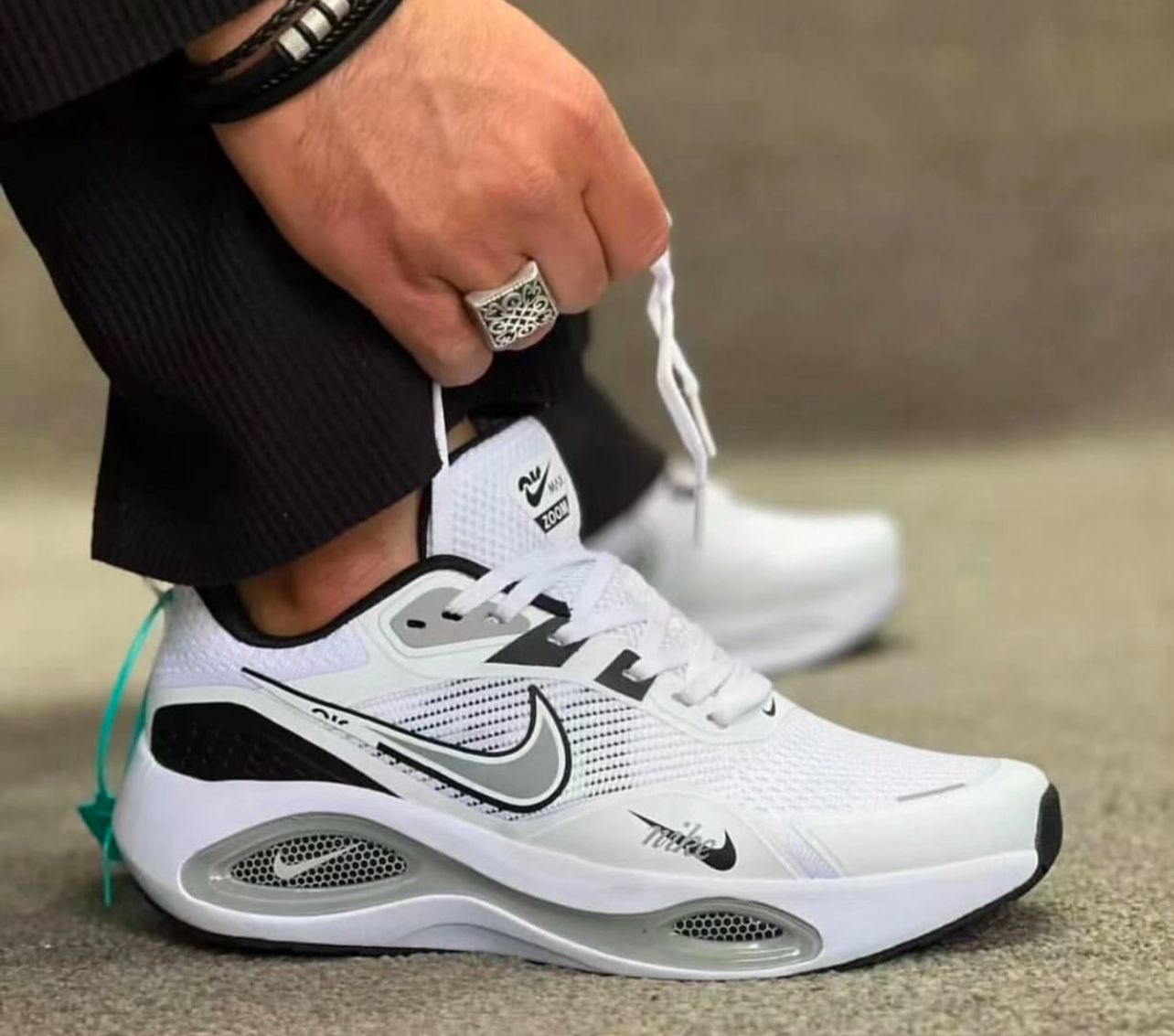 Classy AirMax Zoom Winflow White and Black Men's Shoes Sneakers