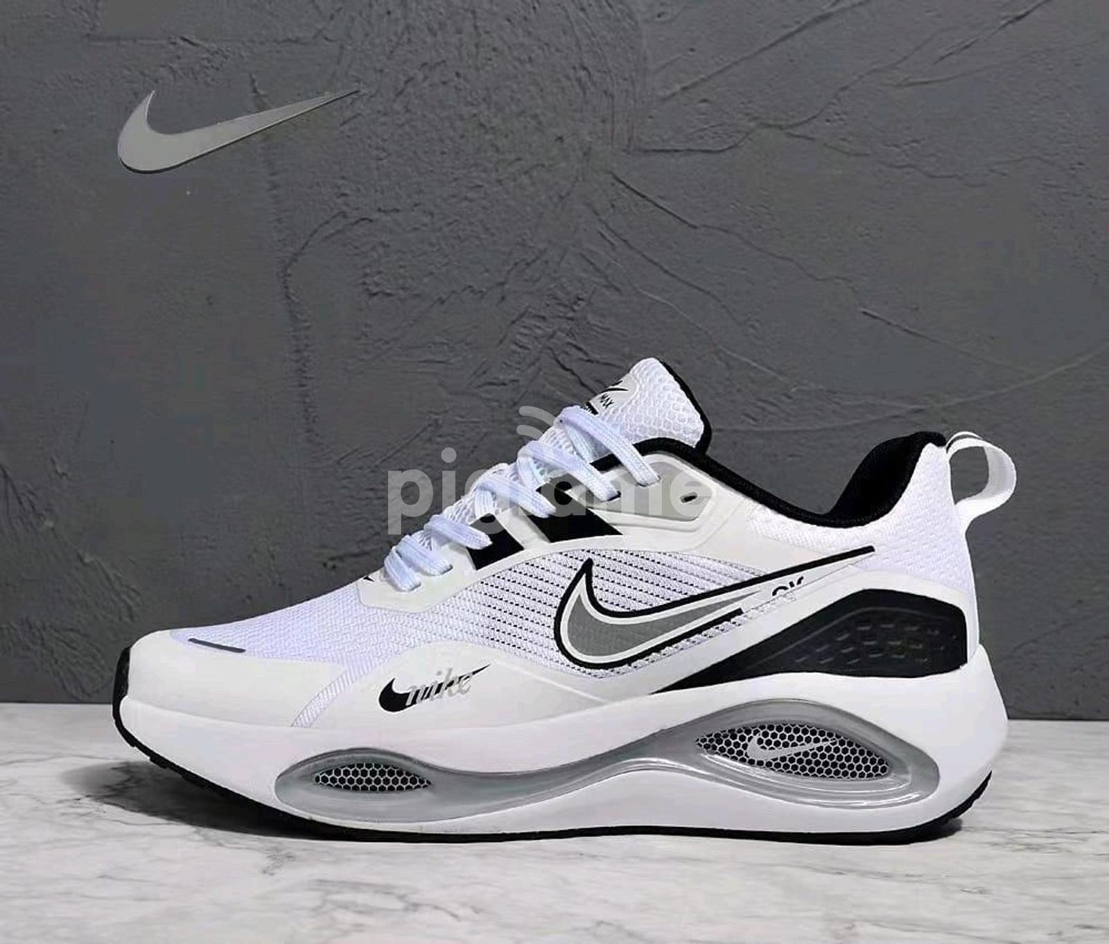 Classy AirMax Zoom Winflow White and Black Men's Shoes Sneakers