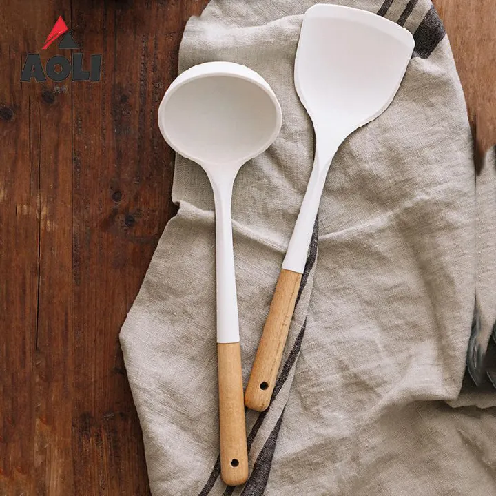 2PCS Cookware Wooden Handle Silicone Spatula Kitchen Non-Stick Cooking Silicone Spatula Spoon Set Household Cooking Spatula Soup Spoon 2PCS Cookware Wooden Handle Silicone Spatula Kitchen Non-Stick Co