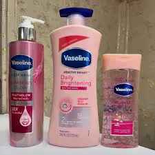 2 pack ,Vaseline Daily Brightening Even Tone Lotion + Intensive Care Vitamin B3 Body Oil 200ML