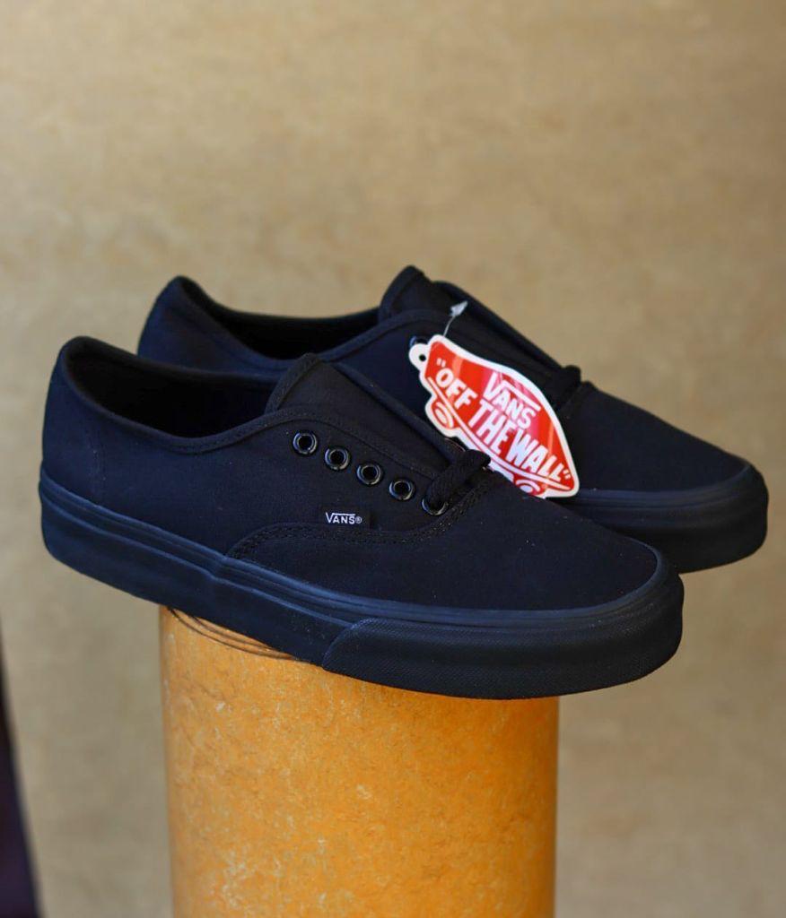 Vans Classic Lace-Up Mens Shoes