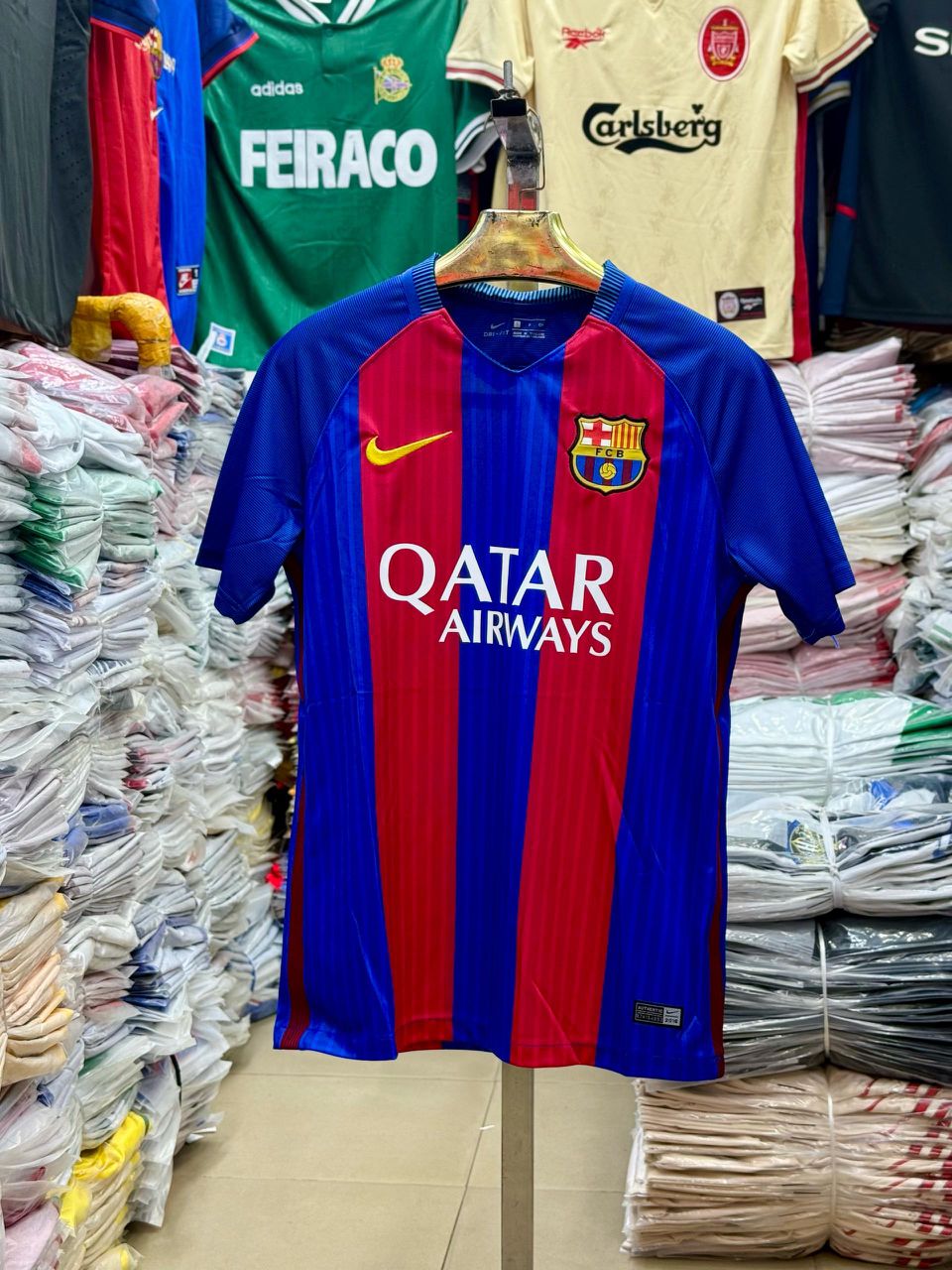 CLASSIC!! Unique Good Quality Authentic 2016/2017 Barcelona Home Jersey.
