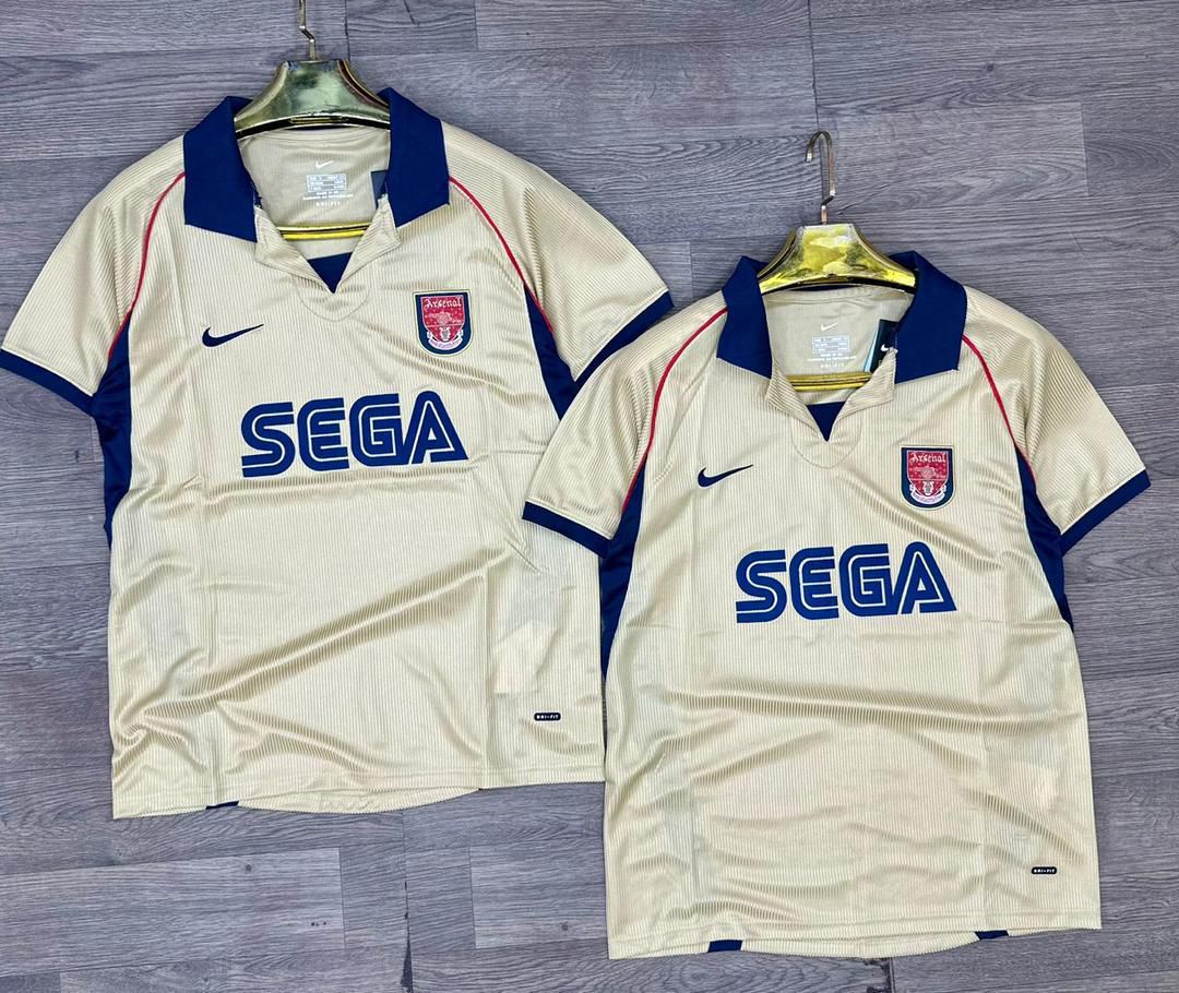 RARE!! UNIQUE!! Classic Original Good Quality Authentic 2001/2002 Arsenal Vintage Away Football Shirt/Jersey.