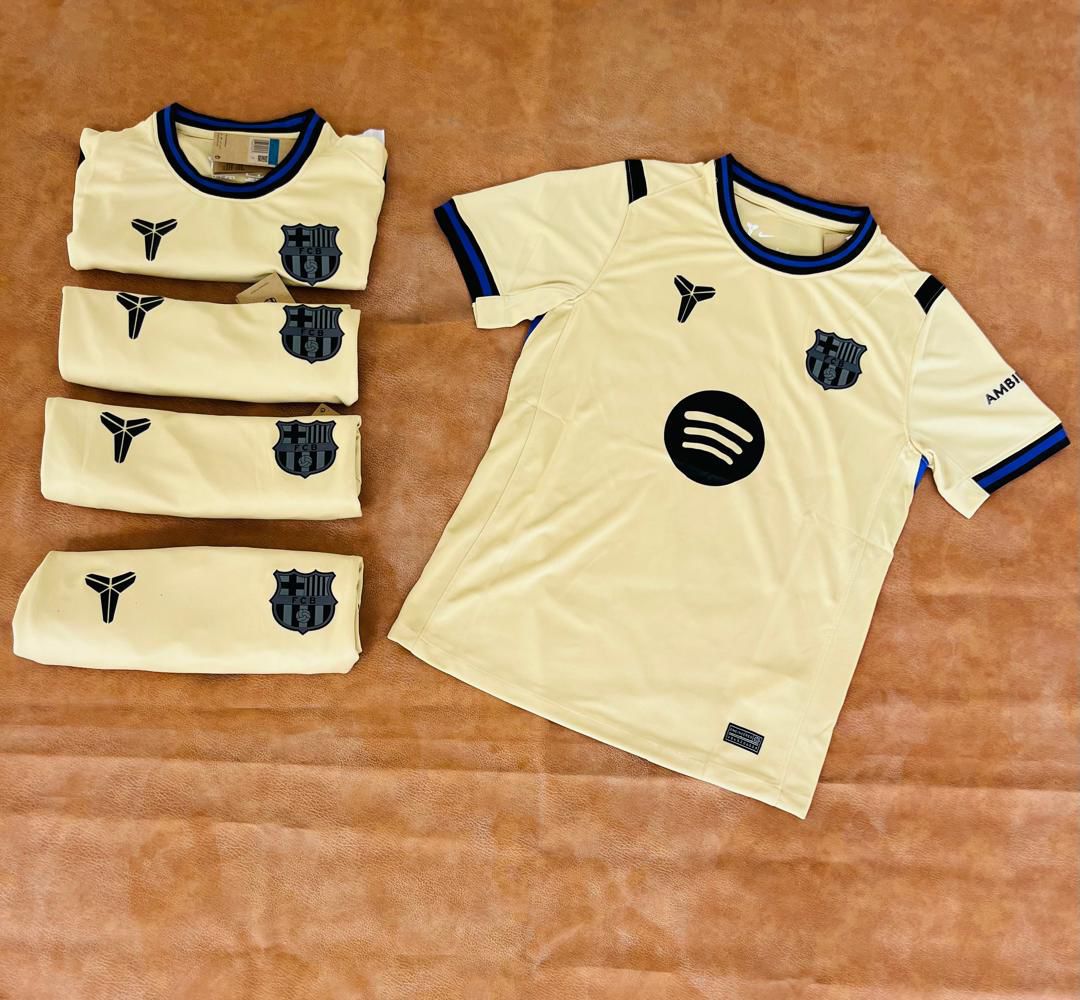 Outstanding Classic Good Quality Authentic New Arrival/New Season FC Barcelona 2025-2026 Away Kit/Jersey.