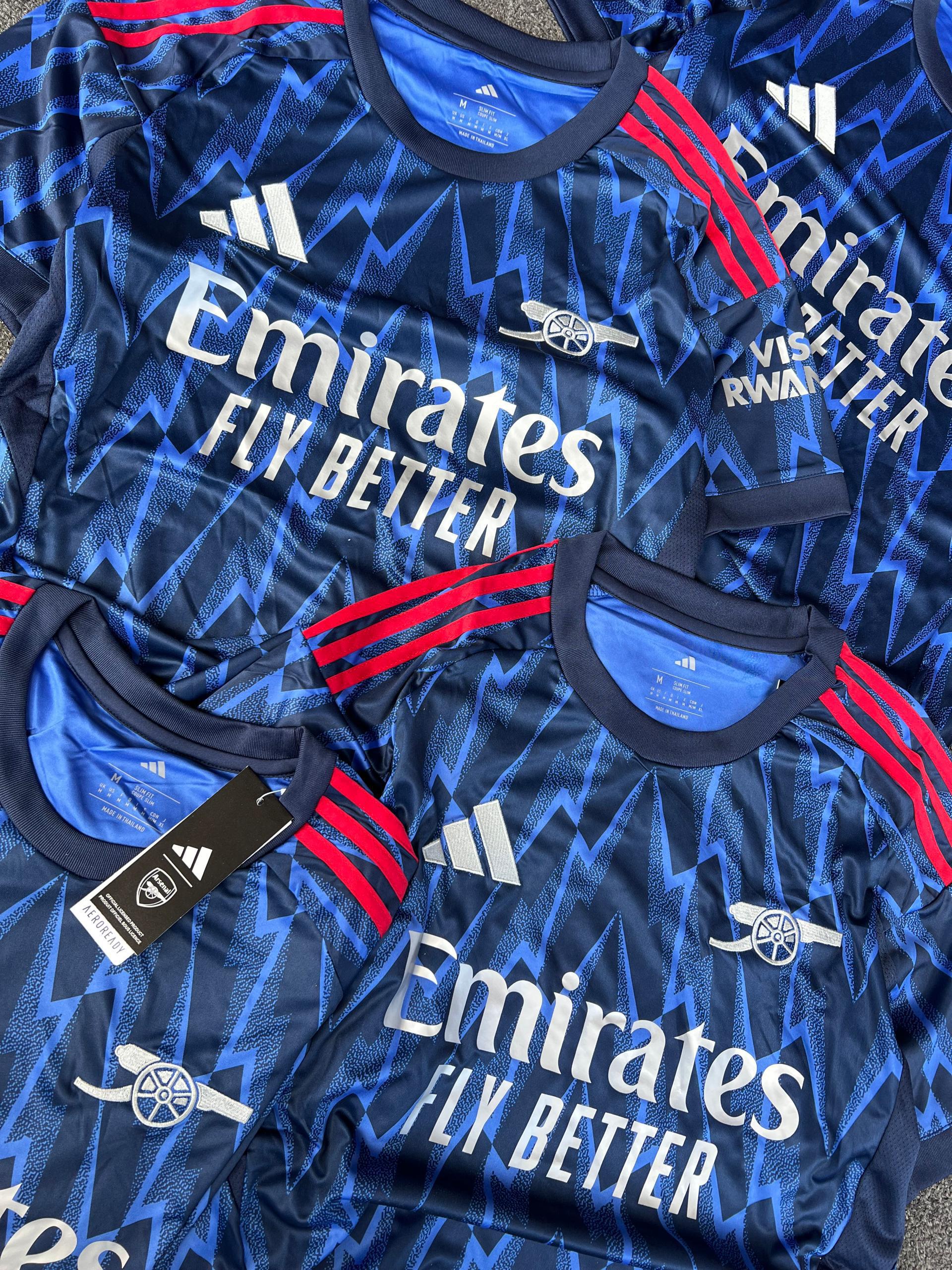 Outstanding Classic  Good Quality Authentic New Arrival/ New Season Arsenal 2025-2026 Away Kit/Jersey.