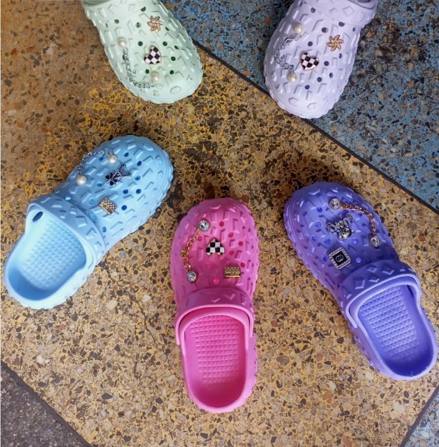 Trending Garden Clog Shoe Beach Shower Pool Shoes.